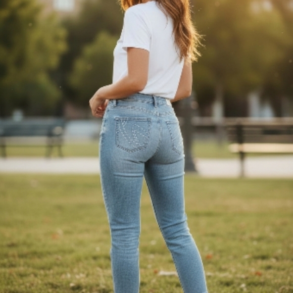 Super Cute Vanity Light Blue Straight Leg Jeans Siye 27 - Picture 4 of 5